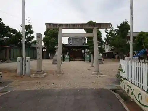 神明社の鳥居