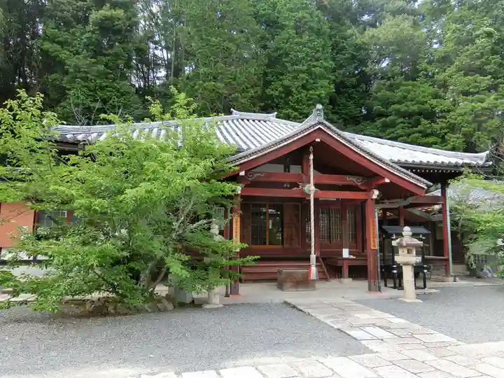 安岡寺の本殿・本堂