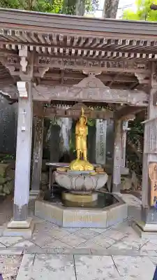 高尾山薬王院の{uncategorized: "未分類", other: "その他", undefined: "問題あり", building: "その他建物", grave: "お墓", sacred_gate: "鳥居", guardian: "狛犬", statue: "像", buddha: "仏像", history: "歴史", nature: "自然", garden: "庭園", animal: "動物", pagoda: "塔", temizu: "手水舎", mountain_gate: "山門・神門", sanctuary: "本殿・本堂", subordinate: "末社・摂社", art: "芸術", scenery: "景色", jizo: "地蔵", ema: "絵馬", goshuin: "御朱印", omikuji: "おみくじ", items: "授与品その他", amulet: "お守り", goshuincho: "御朱印帳", eats: "食事", festival: "お祭り", votive_dance: "神楽", shichigosan: "七五三参", wedding: "結婚式", experience: "体験その他", initially: "初詣", around: "周辺", anti_infection: "感染症対策"}