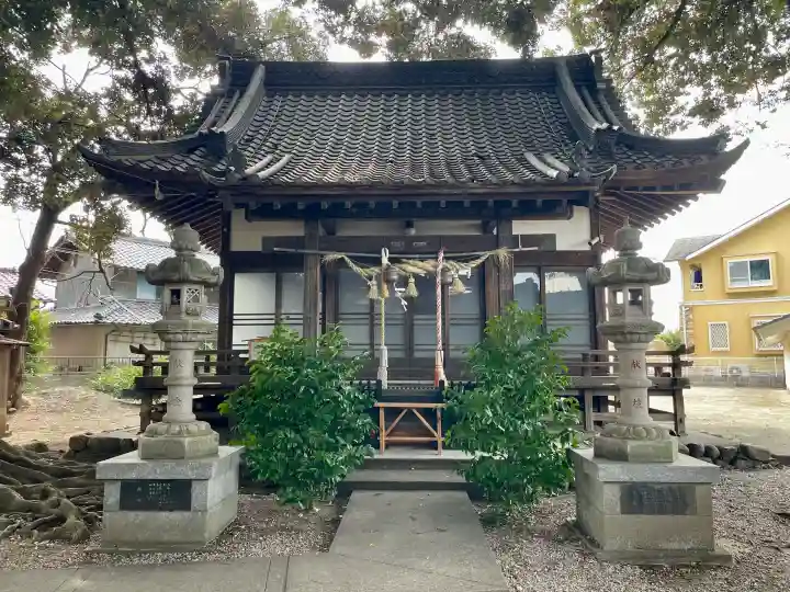 諏訪大神社 の{uncategorized: "未分類", other: "その他", undefined: "問題あり", building: "その他建物", grave: "お墓", sacred_gate: "鳥居", guardian: "狛犬", statue: "像", buddha: "仏像", history: "歴史", nature: "自然", garden: "庭園", animal: "動物", pagoda: "塔", temizu: "手水舎", mountain_gate: "山門・神門", sanctuary: "本殿・本堂", subordinate: "末社・摂社", art: "芸術", scenery: "景色", jizo: "地蔵", ema: "絵馬", goshuin: "御朱印", omikuji: "おみくじ", items: "授与品その他", amulet: "お守り", goshuincho: "御朱印帳", eats: "食事", festival: "お祭り", votive_dance: "神楽", shichigosan: "七五三参", wedding: "結婚式", experience: "体験その他", initially: "初詣", around: "周辺", anti_infection: "感染症対策"}