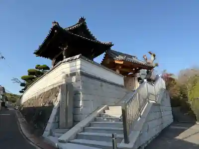 孝恩寺の{uncategorized: "未分類", other: "その他", undefined: "問題あり", building: "その他建物", grave: "お墓", sacred_gate: "鳥居", guardian: "狛犬", statue: "像", buddha: "仏像", history: "歴史", nature: "自然", garden: "庭園", animal: "動物", pagoda: "塔", temizu: "手水舎", mountain_gate: "山門・神門", sanctuary: "本殿・本堂", subordinate: "末社・摂社", art: "芸術", scenery: "景色", jizo: "地蔵", ema: "絵馬", goshuin: "御朱印", omikuji: "おみくじ", items: "授与品その他", amulet: "お守り", goshuincho: "御朱印帳", eats: "食事", festival: "お祭り", votive_dance: "神楽", shichigosan: "七五三参", wedding: "結婚式", experience: "体験その他", initially: "初詣", around: "周辺", anti_infection: "感染症対策"}