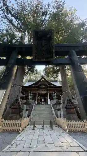 三峯神社の{uncategorized: "未分類", other: "その他", undefined: "問題あり", building: "その他建物", grave: "お墓", sacred_gate: "鳥居", guardian: "狛犬", statue: "像", buddha: "仏像", history: "歴史", nature: "自然", garden: "庭園", animal: "動物", pagoda: "塔", temizu: "手水舎", mountain_gate: "山門・神門", sanctuary: "本殿・本堂", subordinate: "末社・摂社", art: "芸術", scenery: "景色", jizo: "地蔵", ema: "絵馬", goshuin: "御朱印", omikuji: "おみくじ", items: "授与品その他", amulet: "お守り", goshuincho: "御朱印帳", eats: "食事", festival: "お祭り", votive_dance: "神楽", shichigosan: "七五三参", wedding: "結婚式", experience: "体験その他", initially: "初詣", around: "周辺", anti_infection: "感染症対策"}