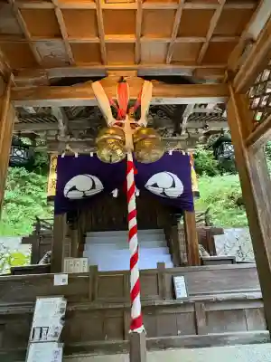 新神社の{uncategorized: "未分類", other: "その他", undefined: "問題あり", building: "その他建物", grave: "お墓", sacred_gate: "鳥居", guardian: "狛犬", statue: "像", buddha: "仏像", history: "歴史", nature: "自然", garden: "庭園", animal: "動物", pagoda: "塔", temizu: "手水舎", mountain_gate: "山門・神門", sanctuary: "本殿・本堂", subordinate: "末社・摂社", art: "芸術", scenery: "景色", jizo: "地蔵", ema: "絵馬", goshuin: "御朱印", omikuji: "おみくじ", items: "授与品その他", amulet: "お守り", goshuincho: "御朱印帳", eats: "食事", festival: "お祭り", votive_dance: "神楽", shichigosan: "七五三参", wedding: "結婚式", experience: "体験その他", initially: "初詣", around: "周辺", anti_infection: "感染症対策"}