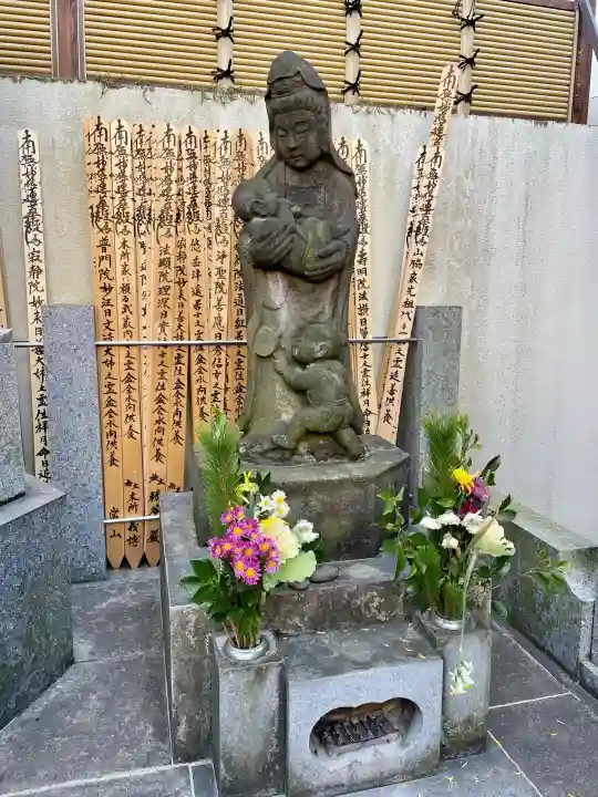 長昌寺別院の{uncategorized: "未分類", other: "その他", undefined: "問題あり", building: "その他建物", grave: "お墓", sacred_gate: "鳥居", guardian: "狛犬", statue: "像", buddha: "仏像", history: "歴史", nature: "自然", garden: "庭園", animal: "動物", pagoda: "塔", temizu: "手水舎", mountain_gate: "山門・神門", sanctuary: "本殿・本堂", subordinate: "末社・摂社", art: "芸術", scenery: "景色", jizo: "地蔵", ema: "絵馬", goshuin: "御朱印", omikuji: "おみくじ", items: "授与品その他", amulet: "お守り", goshuincho: "御朱印帳", eats: "食事", festival: "お祭り", votive_dance: "神楽", shichigosan: "七五三参", wedding: "結婚式", experience: "体験その他", initially: "初詣", around: "周辺", anti_infection: "感染症対策"}