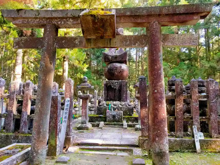 高野山金剛峯寺奥の院(和歌山県)