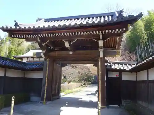 心行寺の山門・神門