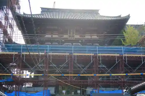金峯山寺の山門・神門