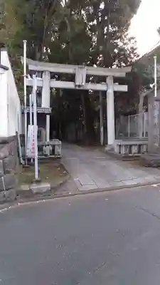 桐ヶ谷氷川神社の鳥居