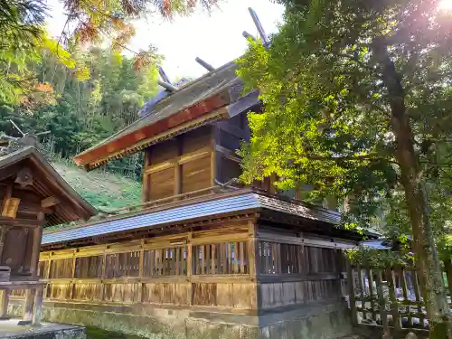 揖夜神社の本殿