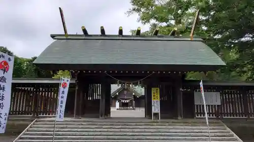 千歳神社の山門・神門