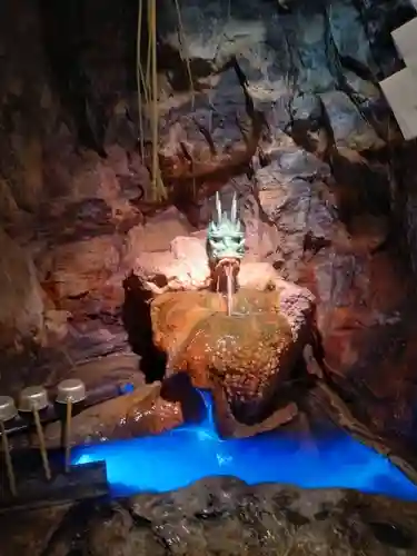 牟婁大辯才天の手水舎