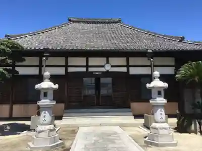 極楽寺の本殿・本堂
