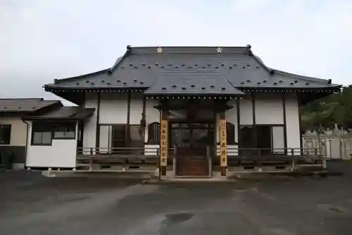 栗原寺の本殿・本堂