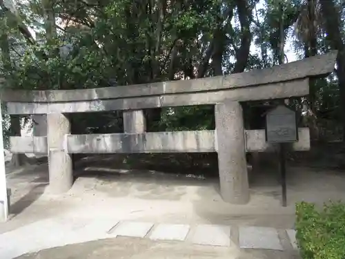 玉造稲荷神社の鳥居