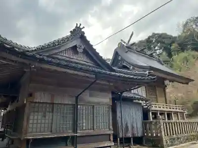 佐香神社の{uncategorized: "未分類", other: "その他", undefined: "問題あり", building: "その他建物", grave: "お墓", sacred_gate: "鳥居", guardian: "狛犬", statue: "像", buddha: "仏像", history: "歴史", nature: "自然", garden: "庭園", animal: "動物", pagoda: "塔", temizu: "手水舎", mountain_gate: "山門・神門", sanctuary: "本殿・本堂", subordinate: "末社・摂社", art: "芸術", scenery: "景色", jizo: "地蔵", ema: "絵馬", goshuin: "御朱印", omikuji: "おみくじ", items: "授与品その他", amulet: "お守り", goshuincho: "御朱印帳", eats: "食事", festival: "お祭り", votive_dance: "神楽", shichigosan: "七五三参", wedding: "結婚式", experience: "体験その他", initially: "初詣", around: "周辺", anti_infection: "感染症対策"}