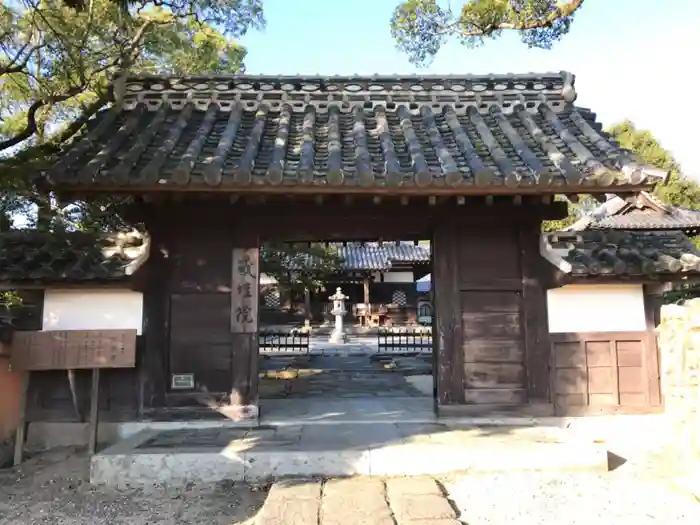 観世音寺の山門