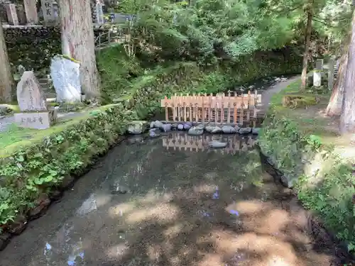 高野山金剛峯寺奥の院の庭園