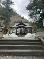 金剱宮の{uncategorized: "未分類", other: "その他", undefined: "問題あり", building: "その他建物", grave: "お墓", sacred_gate: "鳥居", guardian: "狛犬", statue: "像", buddha: "仏像", history: "歴史", nature: "自然", garden: "庭園", animal: "動物", pagoda: "塔", temizu: "手水舎", mountain_gate: "山門・神門", sanctuary: "本殿・本堂", subordinate: "末社・摂社", art: "芸術", scenery: "景色", jizo: "地蔵", ema: "絵馬", goshuin: "御朱印", omikuji: "おみくじ", items: "授与品その他", amulet: "お守り", goshuincho: "御朱印帳", eats: "食事", festival: "お祭り", votive_dance: "神楽", shichigosan: "七五三参", wedding: "結婚式", experience: "体験その他", initially: "初詣", around: "周辺", anti_infection: "感染症対策"}