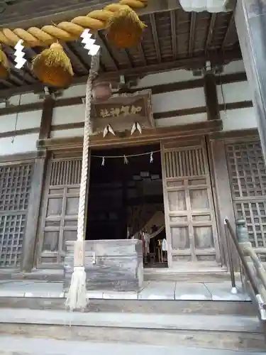 加賀神社の本殿