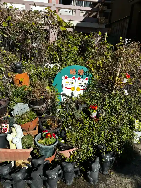 今戸神社の{uncategorized: "未分類", other: "その他", undefined: "問題あり", building: "その他建物", grave: "お墓", sacred_gate: "鳥居", guardian: "狛犬", statue: "像", buddha: "仏像", history: "歴史", nature: "自然", garden: "庭園", animal: "動物", pagoda: "塔", temizu: "手水舎", mountain_gate: "山門・神門", sanctuary: "本殿・本堂", subordinate: "末社・摂社", art: "芸術", scenery: "景色", jizo: "地蔵", ema: "絵馬", goshuin: "御朱印", omikuji: "おみくじ", items: "授与品その他", amulet: "お守り", goshuincho: "御朱印帳", eats: "食事", festival: "お祭り", votive_dance: "神楽", shichigosan: "七五三参", wedding: "結婚式", experience: "体験その他", initially: "初詣", around: "周辺", anti_infection: "感染症対策"}