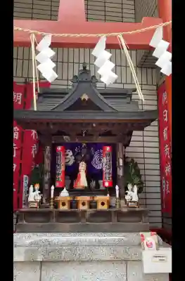 朝日稲荷神社の{uncategorized: "未分類", other: "その他", undefined: "問題あり", building: "その他建物", grave: "お墓", sacred_gate: "鳥居", guardian: "狛犬", statue: "像", buddha: "仏像", history: "歴史", nature: "自然", garden: "庭園", animal: "動物", pagoda: "塔", temizu: "手水舎", mountain_gate: "山門・神門", sanctuary: "本殿・本堂", subordinate: "末社・摂社", art: "芸術", scenery: "景色", jizo: "地蔵", ema: "絵馬", goshuin: "御朱印", omikuji: "おみくじ", items: "授与品その他", amulet: "お守り", goshuincho: "御朱印帳", eats: "食事", festival: "お祭り", votive_dance: "神楽", shichigosan: "七五三参", wedding: "結婚式", experience: "体験その他", initially: "初詣", around: "周辺", anti_infection: "感染症対策"}