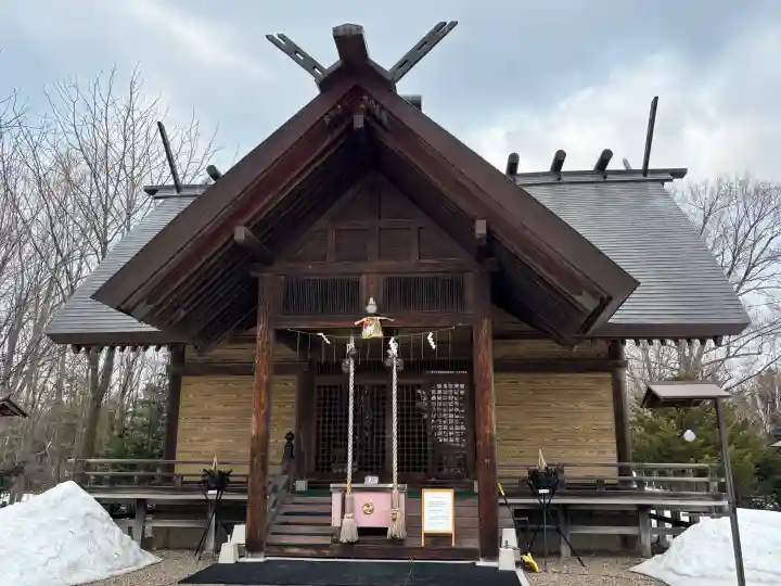 端野神社の{uncategorized: "未分類", other: "その他", undefined: "問題あり", building: "その他建物", grave: "お墓", sacred_gate: "鳥居", guardian: "狛犬", statue: "像", buddha: "仏像", history: "歴史", nature: "自然", garden: "庭園", animal: "動物", pagoda: "塔", temizu: "手水舎", mountain_gate: "山門・神門", sanctuary: "本殿・本堂", subordinate: "末社・摂社", art: "芸術", scenery: "景色", jizo: "地蔵", ema: "絵馬", goshuin: "御朱印", omikuji: "おみくじ", items: "授与品その他", amulet: "お守り", goshuincho: "御朱印帳", eats: "食事", festival: "お祭り", votive_dance: "神楽", shichigosan: "七五三参", wedding: "結婚式", experience: "体験その他", initially: "初詣", around: "周辺", anti_infection: "感染症対策"}