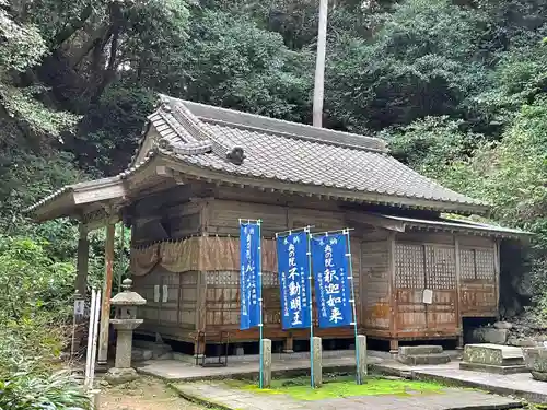 鎮國寺の本殿