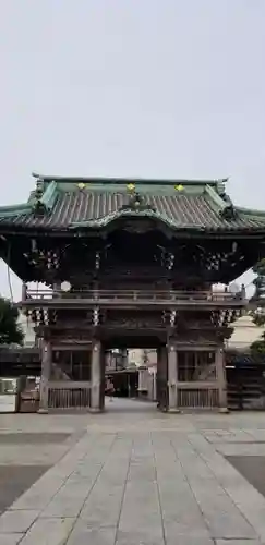 題経寺（柴又帝釈天）の山門・神門
