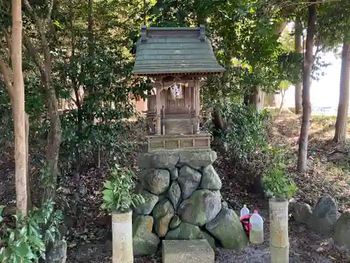 布施神社の末社