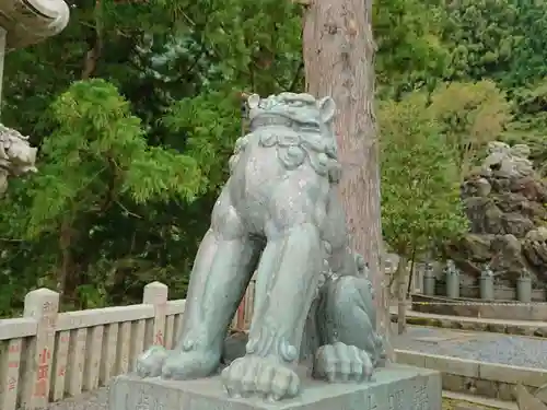 大山阿夫利神社の狛犬