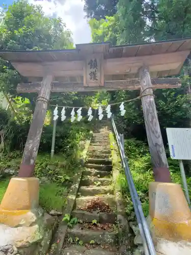 猪鼻熊野神社の鳥居