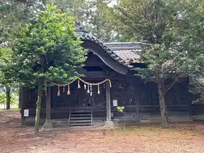 氷室五社神社の{uncategorized: "未分類", other: "その他", undefined: "問題あり", building: "その他建物", grave: "お墓", sacred_gate: "鳥居", guardian: "狛犬", statue: "像", buddha: "仏像", history: "歴史", nature: "自然", garden: "庭園", animal: "動物", pagoda: "塔", temizu: "手水舎", mountain_gate: "山門・神門", sanctuary: "本殿・本堂", subordinate: "末社・摂社", art: "芸術", scenery: "景色", jizo: "地蔵", ema: "絵馬", goshuin: "御朱印", omikuji: "おみくじ", items: "授与品その他", amulet: "お守り", goshuincho: "御朱印帳", eats: "食事", festival: "お祭り", votive_dance: "神楽", shichigosan: "七五三参", wedding: "結婚式", experience: "体験その他", initially: "初詣", around: "周辺", anti_infection: "感染症対策"}