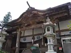 鶴林寺の本殿