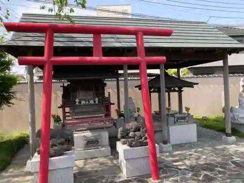 蓮光寺の末社