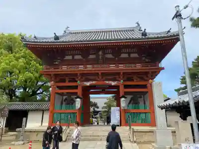葛井寺の{uncategorized: "未分類", other: "その他", undefined: "問題あり", building: "その他建物", grave: "お墓", sacred_gate: "鳥居", guardian: "狛犬", statue: "像", buddha: "仏像", history: "歴史", nature: "自然", garden: "庭園", animal: "動物", pagoda: "塔", temizu: "手水舎", mountain_gate: "山門・神門", sanctuary: "本殿・本堂", subordinate: "末社・摂社", art: "芸術", scenery: "景色", jizo: "地蔵", ema: "絵馬", goshuin: "御朱印", omikuji: "おみくじ", items: "授与品その他", amulet: "お守り", goshuincho: "御朱印帳", eats: "食事", festival: "お祭り", votive_dance: "神楽", shichigosan: "七五三参", wedding: "結婚式", experience: "体験その他", initially: "初詣", around: "周辺", anti_infection: "感染症対策"}