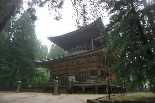 高野山金剛峯寺の塔