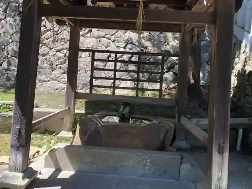 粒坐天照神社の手水舎