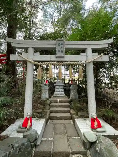 白笹稲荷神社の{uncategorized: "未分類", other: "その他", undefined: "問題あり", building: "その他建物", grave: "お墓", sacred_gate: "鳥居", guardian: "狛犬", statue: "像", buddha: "仏像", history: "歴史", nature: "自然", garden: "庭園", animal: "動物", pagoda: "塔", temizu: "手水舎", mountain_gate: "山門・神門", sanctuary: "本殿・本堂", subordinate: "末社・摂社", art: "芸術", scenery: "景色", jizo: "地蔵", ema: "絵馬", goshuin: "御朱印", omikuji: "おみくじ", items: "授与品その他", amulet: "お守り", goshuincho: "御朱印帳", eats: "食事", festival: "お祭り", votive_dance: "神楽", shichigosan: "七五三参", wedding: "結婚式", experience: "体験その他", initially: "初詣", around: "周辺", anti_infection: "感染症対策"}
