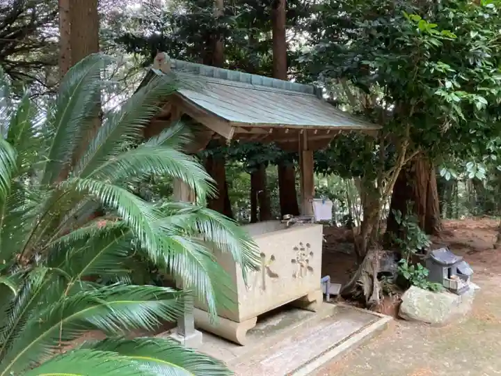 三嶋神社の手水舎