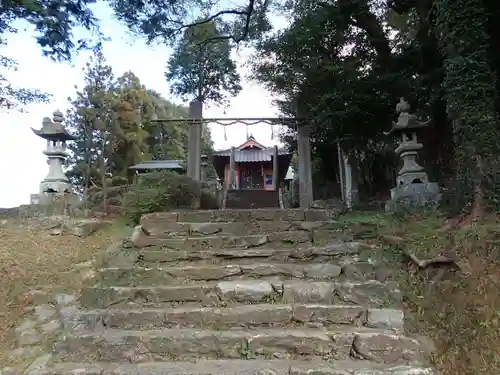 新城神社の鳥居