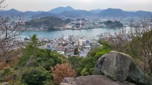 千光寺の{uncategorized: "未分類", other: "その他", undefined: "問題あり", building: "その他建物", grave: "お墓", sacred_gate: "鳥居", guardian: "狛犬", statue: "像", buddha: "仏像", history: "歴史", nature: "自然", garden: "庭園", animal: "動物", pagoda: "塔", temizu: "手水舎", mountain_gate: "山門・神門", sanctuary: "本殿・本堂", subordinate: "末社・摂社", art: "芸術", scenery: "景色", jizo: "地蔵", ema: "絵馬", goshuin: "御朱印", omikuji: "おみくじ", items: "授与品その他", amulet: "お守り", goshuincho: "御朱印帳", eats: "食事", festival: "お祭り", votive_dance: "神楽", shichigosan: "七五三参", wedding: "結婚式", experience: "体験その他", initially: "初詣", around: "周辺", anti_infection: "感染症対策"}