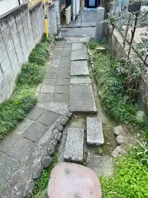 下落合弁財天の{uncategorized: "未分類", other: "その他", undefined: "問題あり", building: "その他建物", grave: "お墓", sacred_gate: "鳥居", guardian: "狛犬", statue: "像", buddha: "仏像", history: "歴史", nature: "自然", garden: "庭園", animal: "動物", pagoda: "塔", temizu: "手水舎", mountain_gate: "山門・神門", sanctuary: "本殿・本堂", subordinate: "末社・摂社", art: "芸術", scenery: "景色", jizo: "地蔵", ema: "絵馬", goshuin: "御朱印", omikuji: "おみくじ", items: "授与品その他", amulet: "お守り", goshuincho: "御朱印帳", eats: "食事", festival: "お祭り", votive_dance: "神楽", shichigosan: "七五三参", wedding: "結婚式", experience: "体験その他", initially: "初詣", around: "周辺", anti_infection: "感染症対策"}