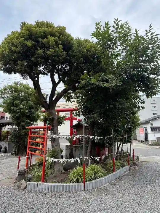 神明神社の{uncategorized: "未分類", other: "その他", undefined: "問題あり", building: "その他建物", grave: "お墓", sacred_gate: "鳥居", guardian: "狛犬", statue: "像", buddha: "仏像", history: "歴史", nature: "自然", garden: "庭園", animal: "動物", pagoda: "塔", temizu: "手水舎", mountain_gate: "山門・神門", sanctuary: "本殿・本堂", subordinate: "末社・摂社", art: "芸術", scenery: "景色", jizo: "地蔵", ema: "絵馬", goshuin: "御朱印", omikuji: "おみくじ", items: "授与品その他", amulet: "お守り", goshuincho: "御朱印帳", eats: "食事", festival: "お祭り", votive_dance: "神楽", shichigosan: "七五三参", wedding: "結婚式", experience: "体験その他", initially: "初詣", around: "周辺", anti_infection: "感染症対策"}