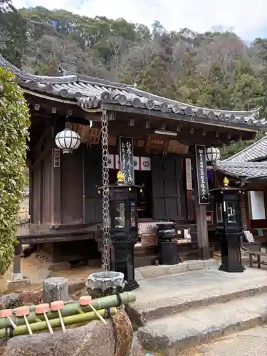 法起院の本殿・本堂