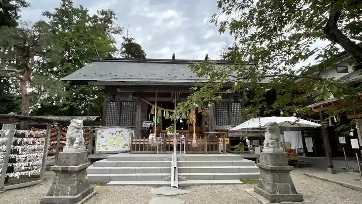 二柱神社の本殿・本堂