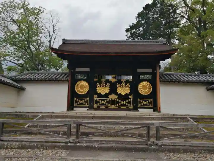 醍醐寺の山門・神門
