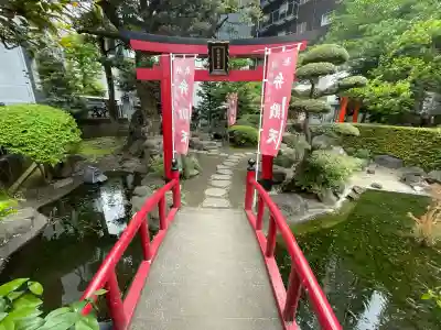 羽衣町厳島神社（関内厳島神社・横浜弁天）の{uncategorized: "未分類", other: "その他", undefined: "問題あり", building: "その他建物", grave: "お墓", sacred_gate: "鳥居", guardian: "狛犬", statue: "像", buddha: "仏像", history: "歴史", nature: "自然", garden: "庭園", animal: "動物", pagoda: "塔", temizu: "手水舎", mountain_gate: "山門・神門", sanctuary: "本殿・本堂", subordinate: "末社・摂社", art: "芸術", scenery: "景色", jizo: "地蔵", ema: "絵馬", goshuin: "御朱印", omikuji: "おみくじ", items: "授与品その他", amulet: "お守り", goshuincho: "御朱印帳", eats: "食事", festival: "お祭り", votive_dance: "神楽", shichigosan: "七五三参", wedding: "結婚式", experience: "体験その他", initially: "初詣", around: "周辺", anti_infection: "感染症対策"}