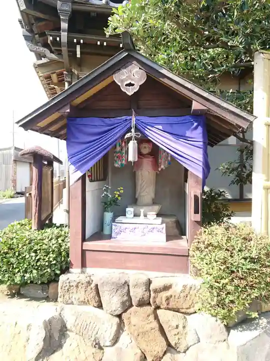 祠(地蔵)の地蔵