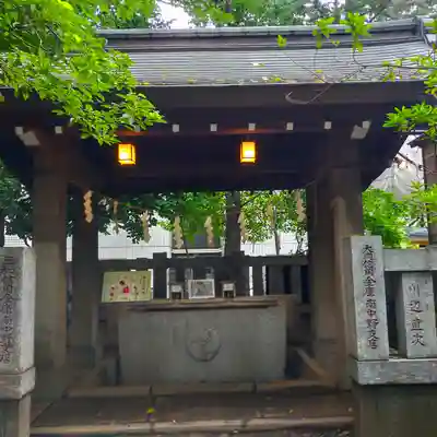 神明氷川神社の手水舎