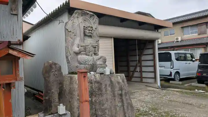 豊受稲荷神社の{uncategorized: "未分類", other: "その他", undefined: "問題あり", building: "その他建物", grave: "お墓", sacred_gate: "鳥居", guardian: "狛犬", statue: "像", buddha: "仏像", history: "歴史", nature: "自然", garden: "庭園", animal: "動物", pagoda: "塔", temizu: "手水舎", mountain_gate: "山門・神門", sanctuary: "本殿・本堂", subordinate: "末社・摂社", art: "芸術", scenery: "景色", jizo: "地蔵", ema: "絵馬", goshuin: "御朱印", omikuji: "おみくじ", items: "授与品その他", amulet: "お守り", goshuincho: "御朱印帳", eats: "食事", festival: "お祭り", votive_dance: "神楽", shichigosan: "七五三参", wedding: "結婚式", experience: "体験その他", initially: "初詣", around: "周辺", anti_infection: "感染症対策"}